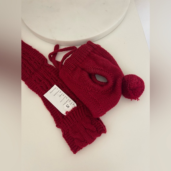New red Knit Hat and scarf for very small dogs (I’d say size XS) - Picture 4 of 7